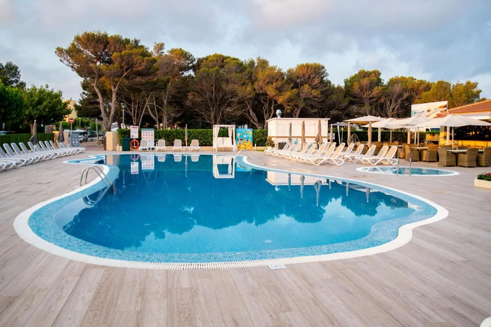 Apartamentos Maribel Cala Blanca  0*, Cala Blanca (Menorca)