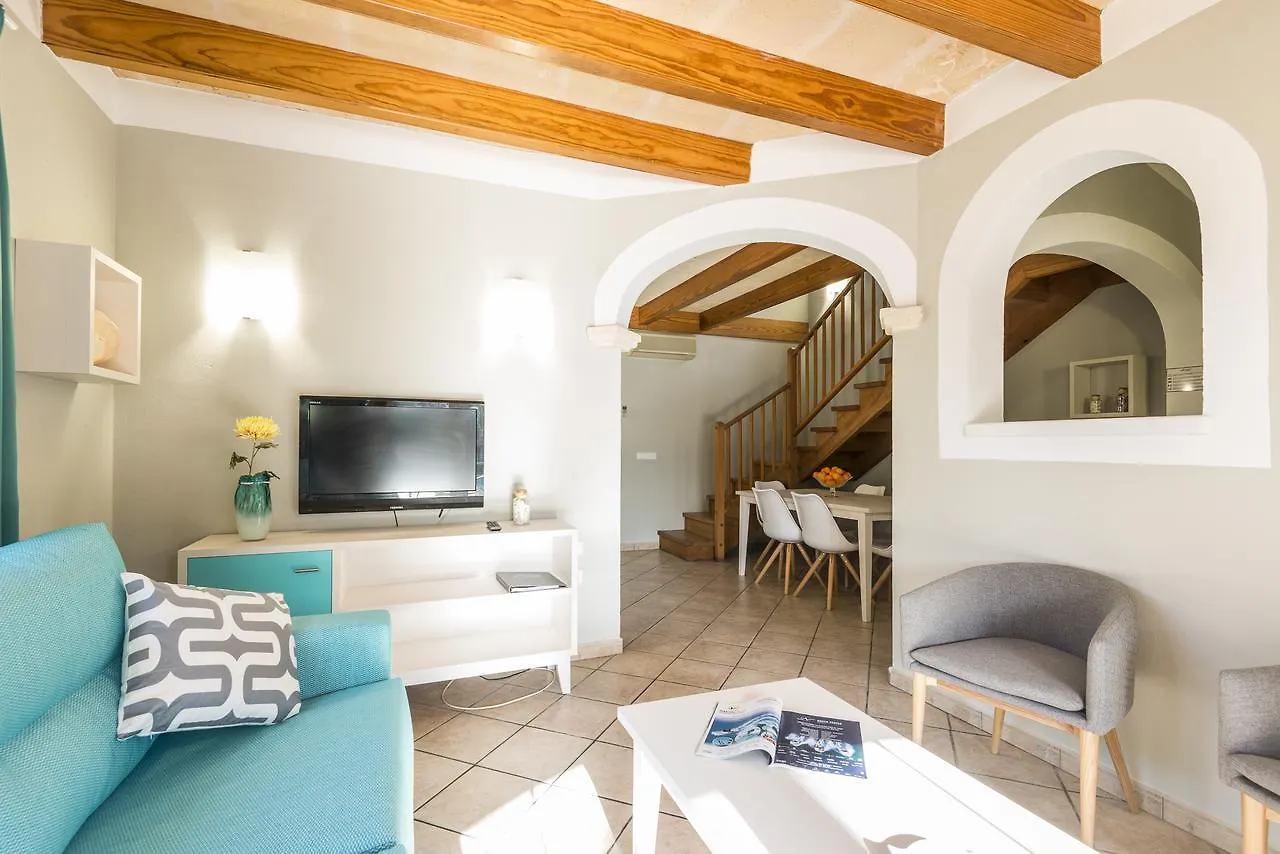 Villa Apartamentos Maribel Cala Blanca  España